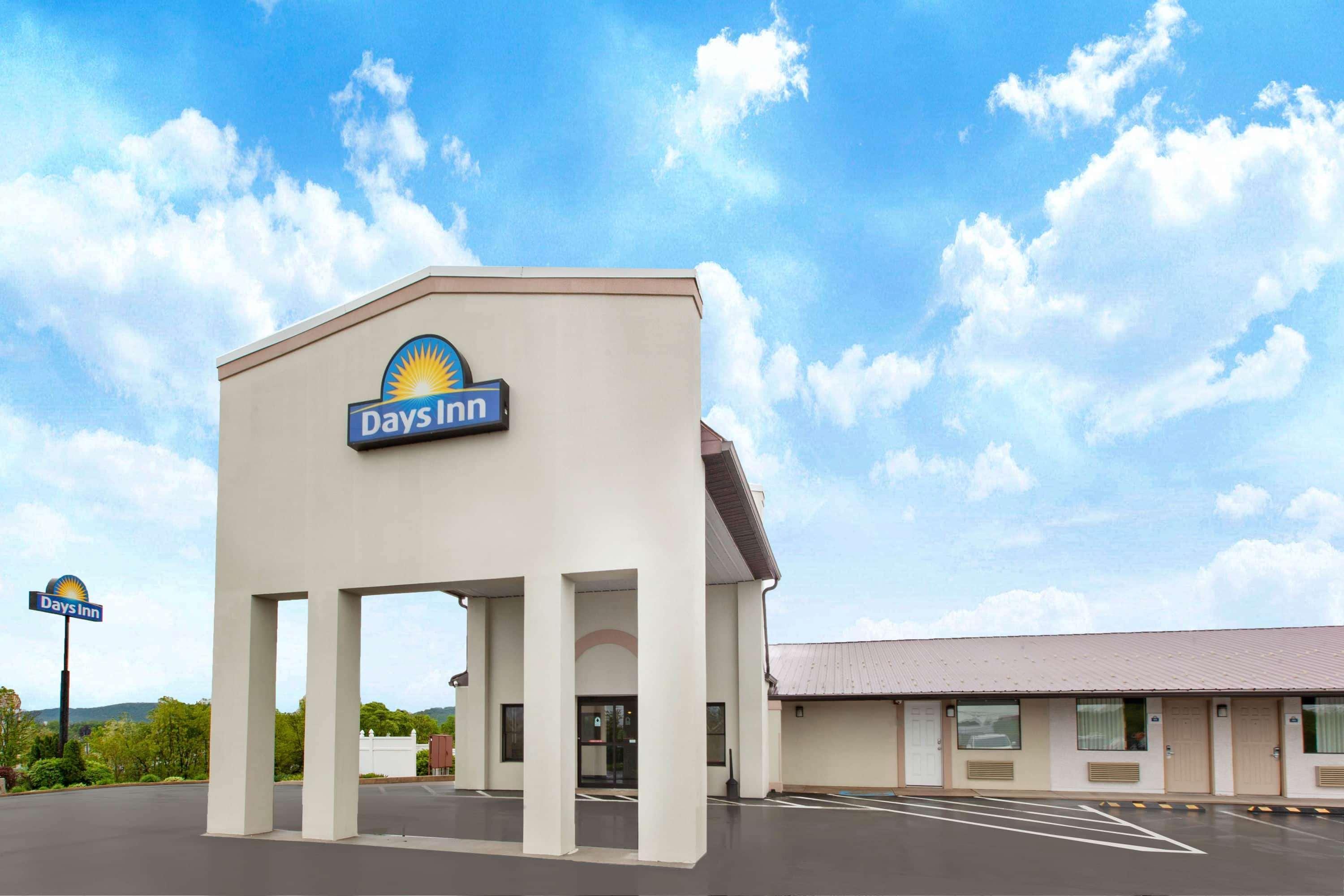 Days Inn By Wyndham Грантвил Екстериор снимка